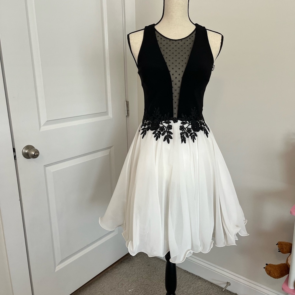 HOST PICK/ Madison James/ Short Formal Dress/ Size 8